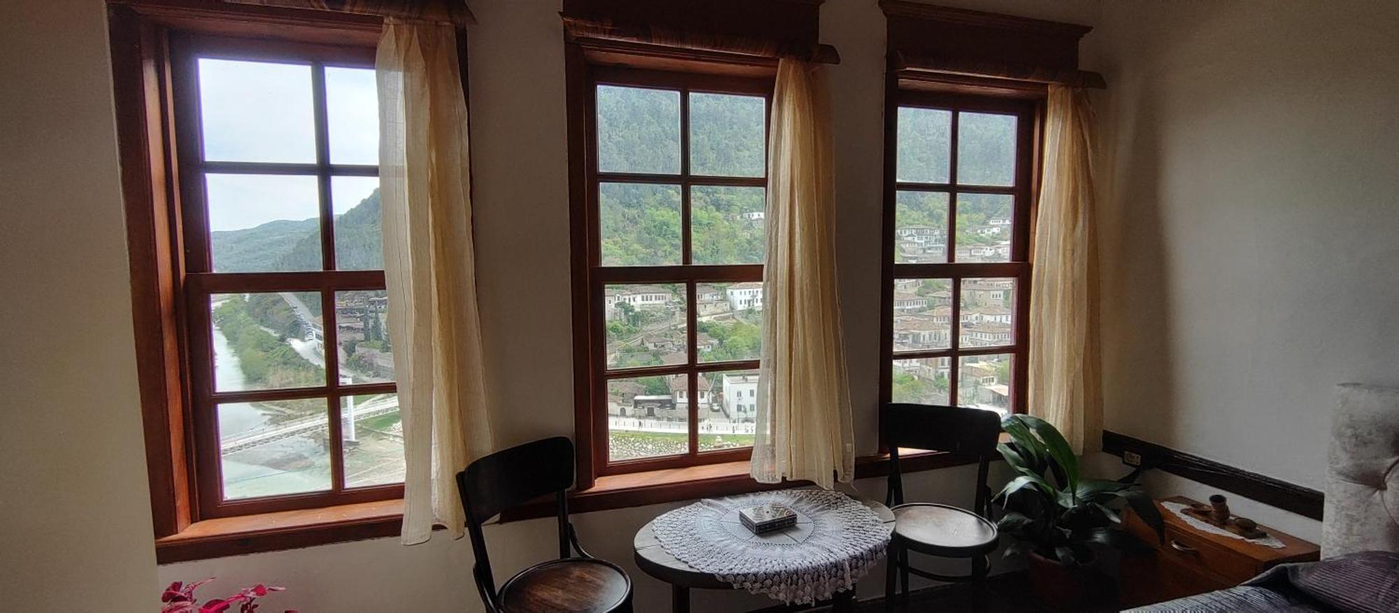 Guest House Panorama Berat Exterior photo