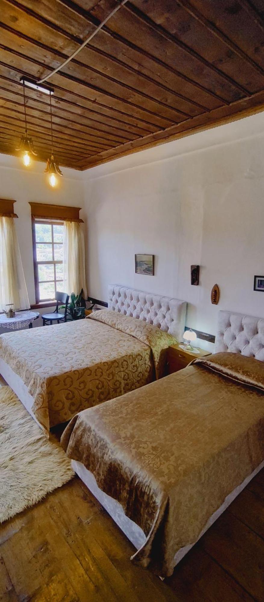 Guest House Panorama Berat Exterior photo